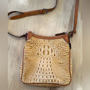 Leather Crossbody with exterior zipper pocket